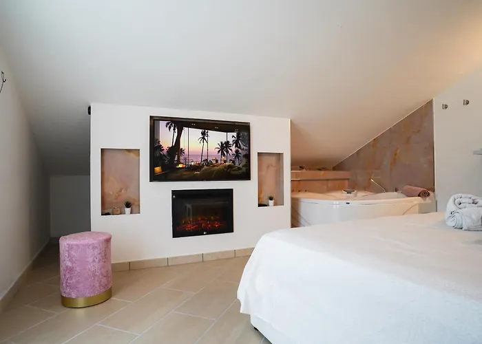 Giuly Bed & Breakfast 3*